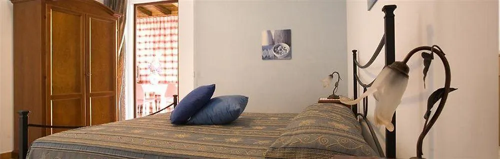 Cabrera House Bed & Breakfast Pozzallo 3*,  Italy